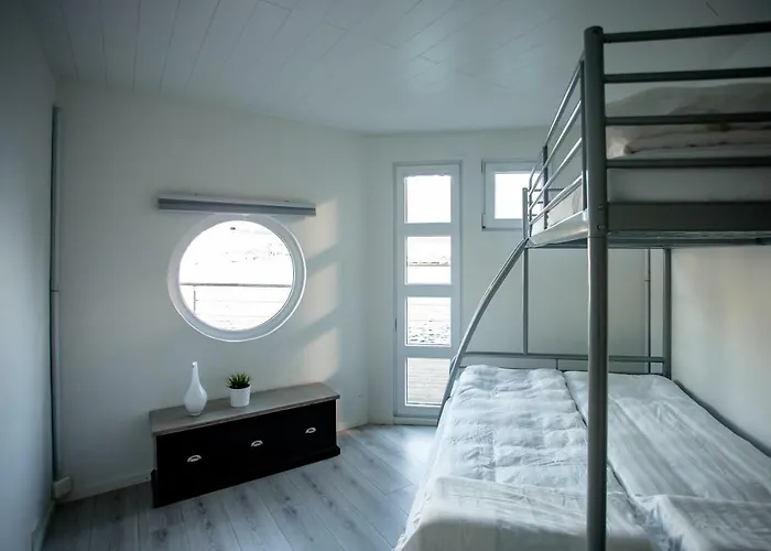 Botel Floating