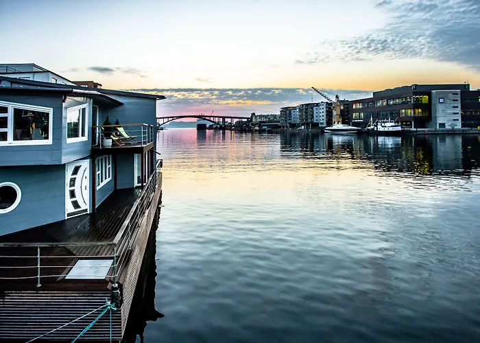 Båthotell Floating 4*