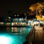 Floating 4*