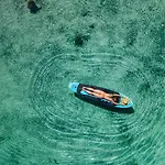 Floating Hotel na wodzie