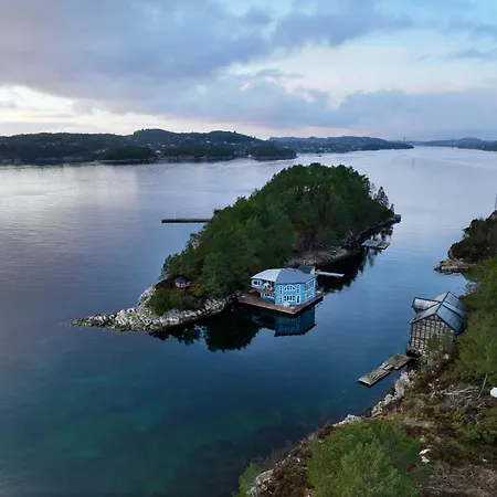 Hotel en barco Floating 4*